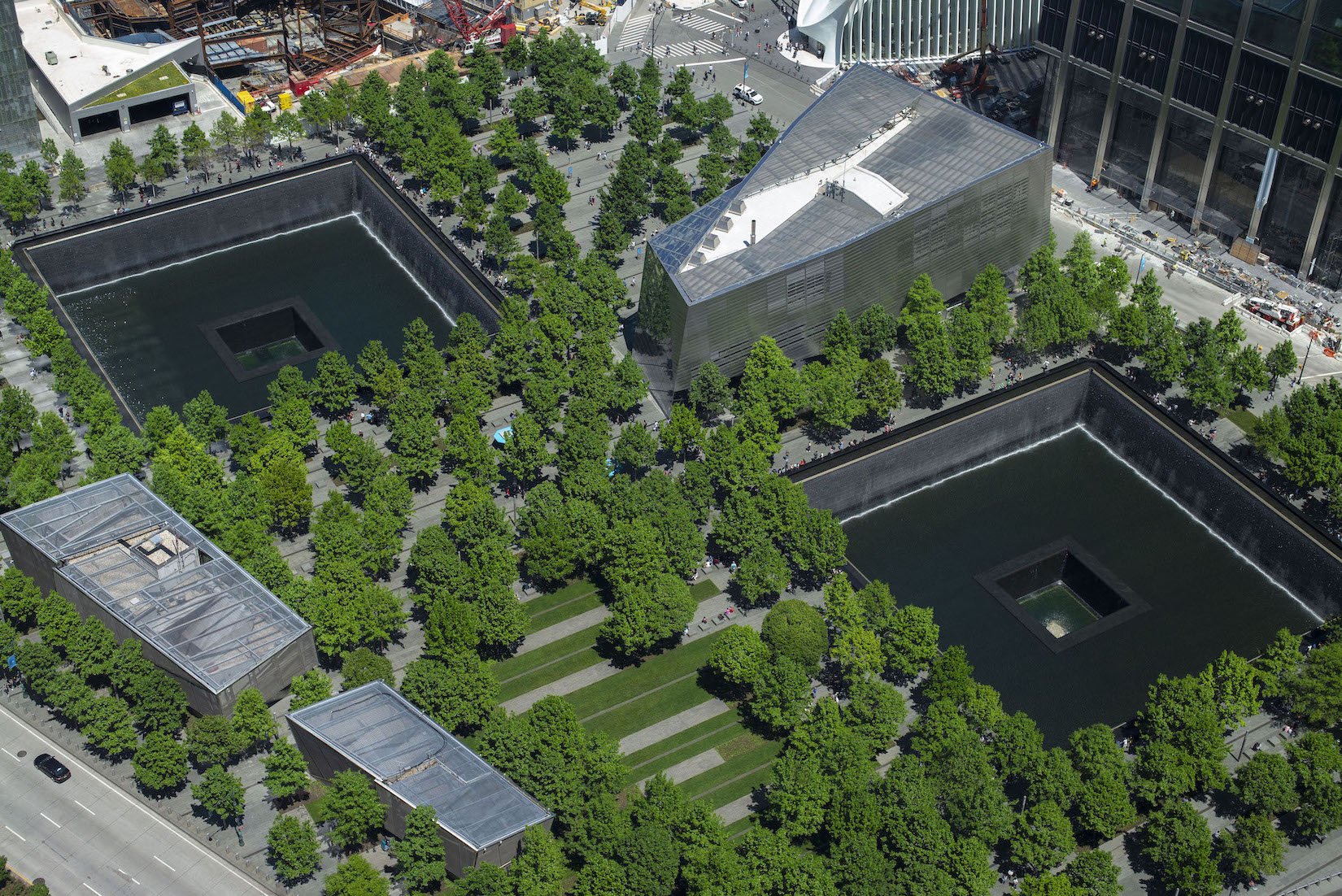 리플렉팅 풀 (Reflecting Pools)